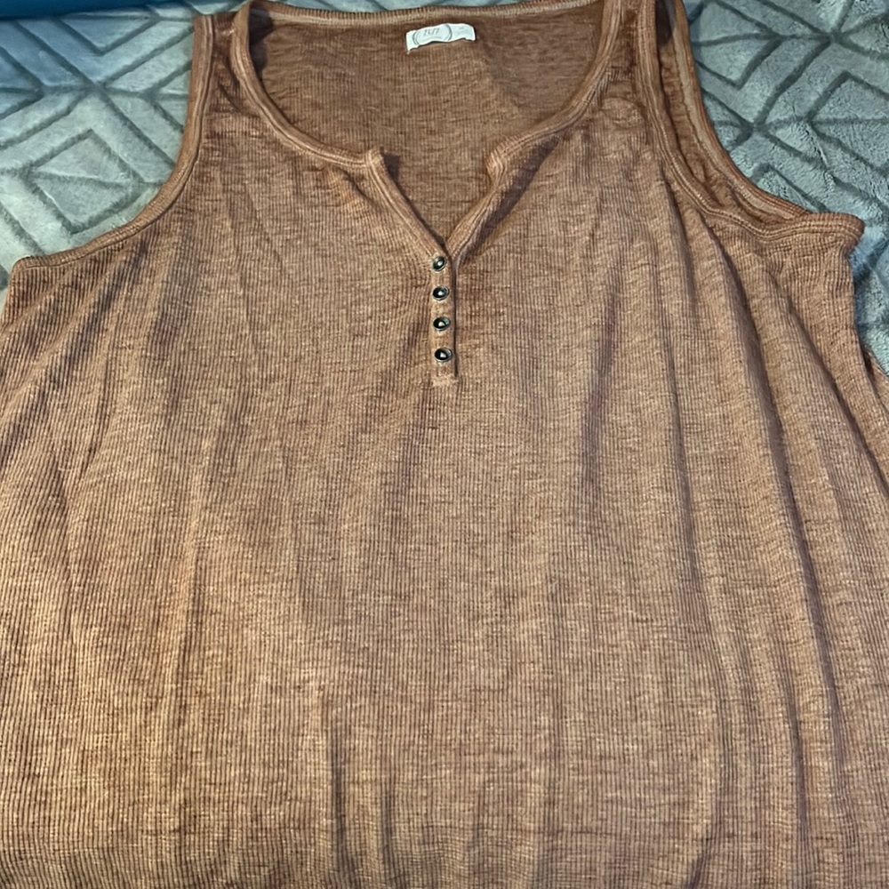 Maurices Tank, Size XL.